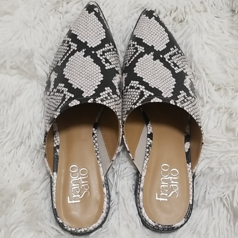 Shoe